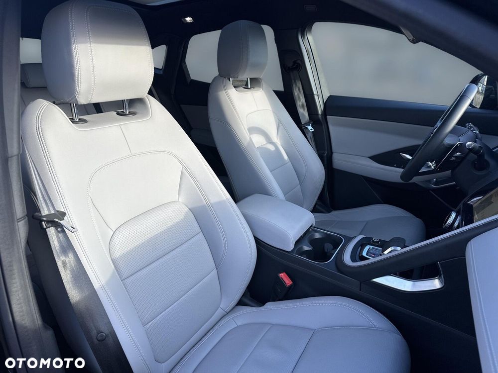 Jaguar E-Pace - 16