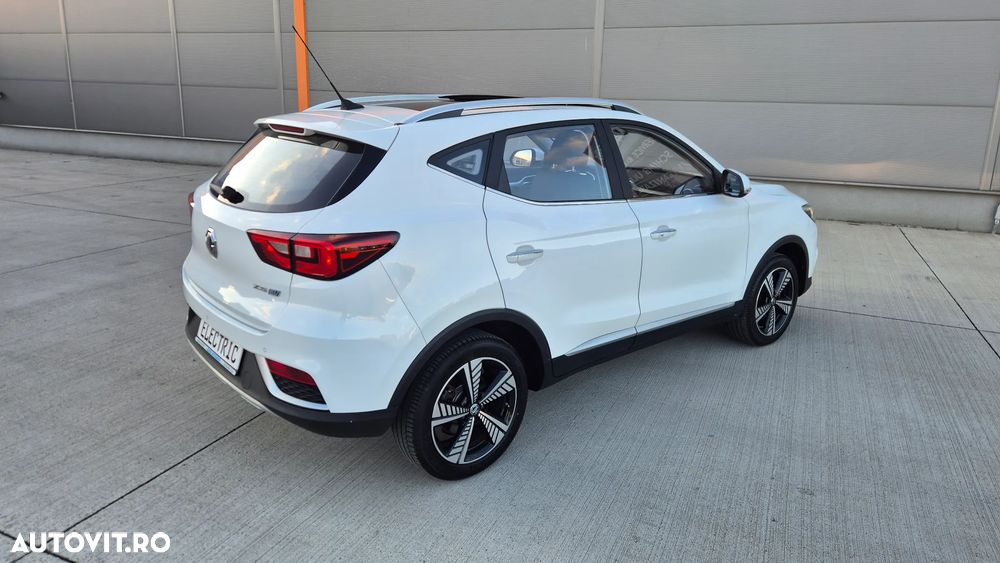 MG ZS EV Luxury - 33