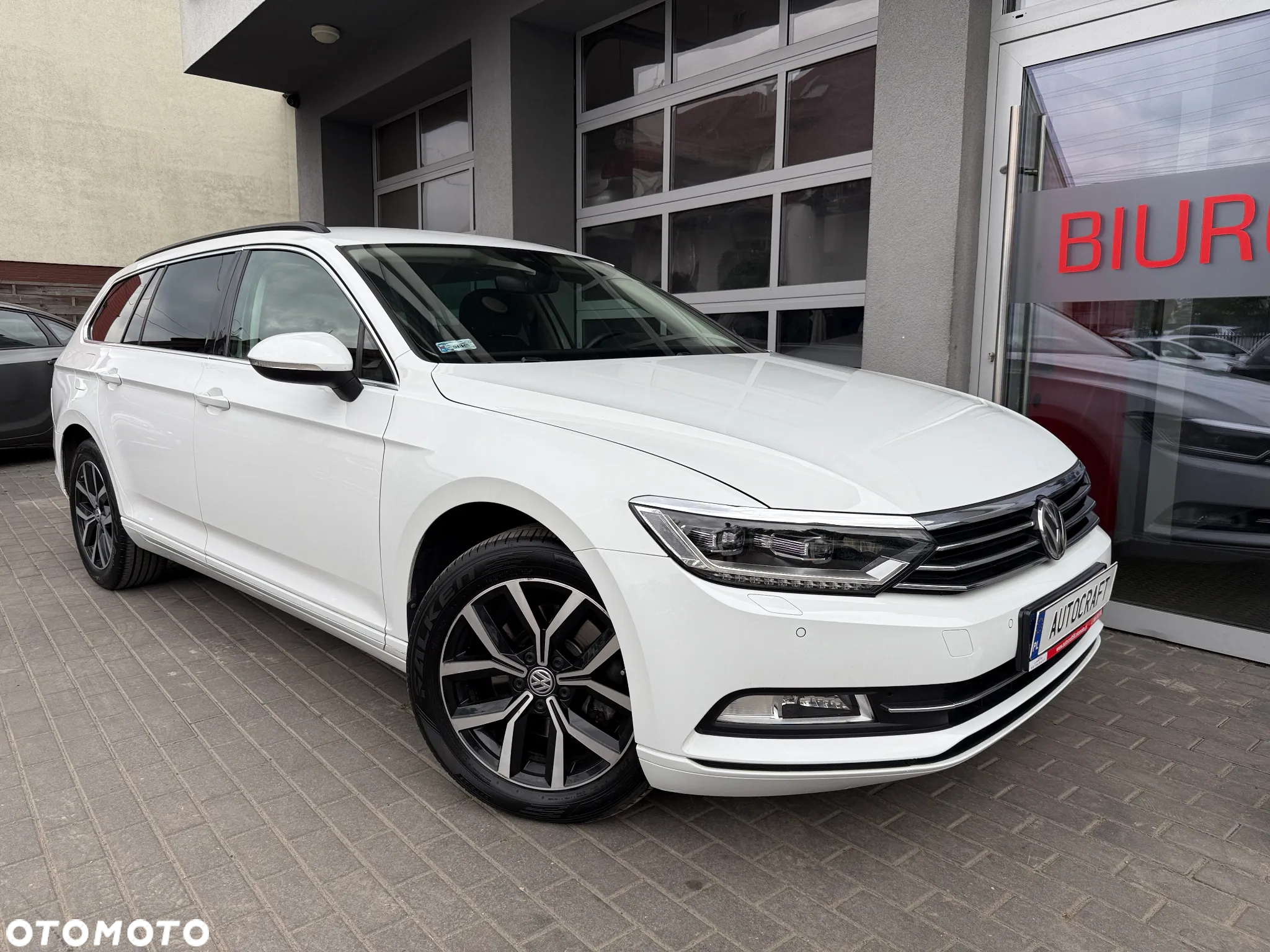 Volkswagen Passat 1.8 TSI BMT Comfortline - 28