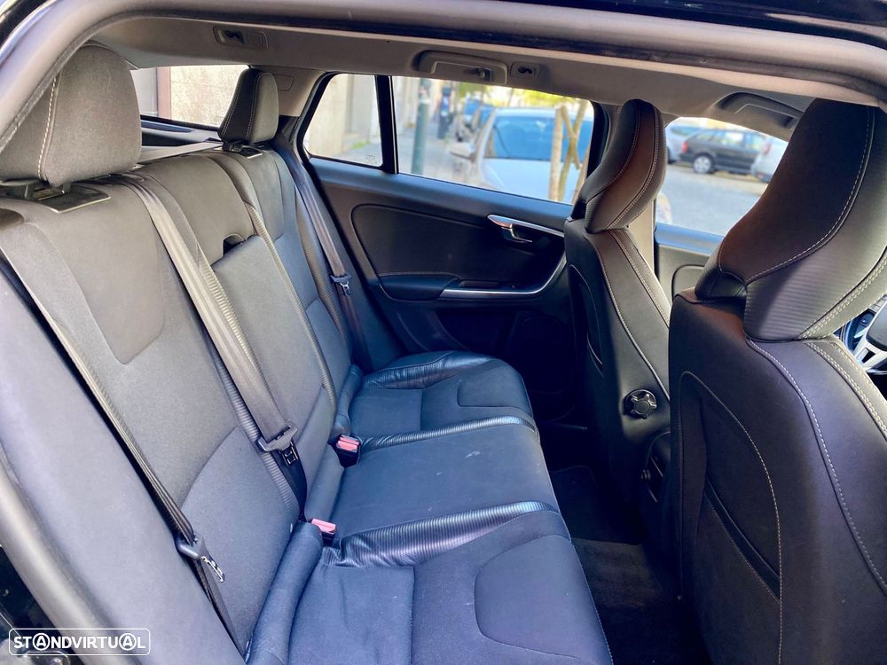 Volvo V60 1.6 D2 R-Design - 19