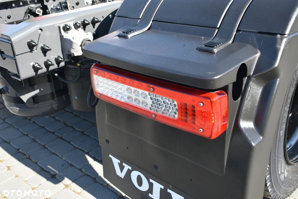 Volvo FH 500 XL MEGA // RETARDER // FULL LED // SKÓRY // XENON // TV // FULL AIR // BLACK EDITION // TRĄBY HADLEY // ORUROWANIE - 22