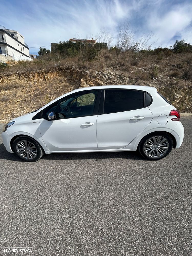Peugeot 208 2018 photo 5