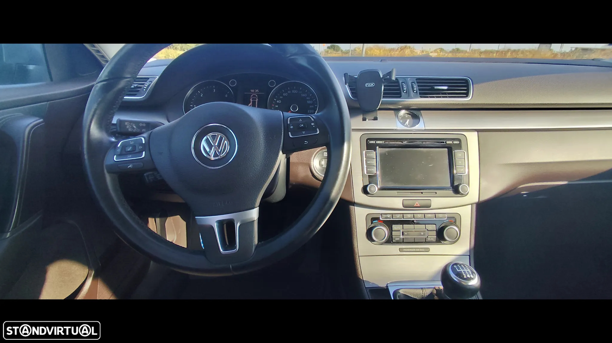 VW Passat 1.6 TDI BlueMotion - 25