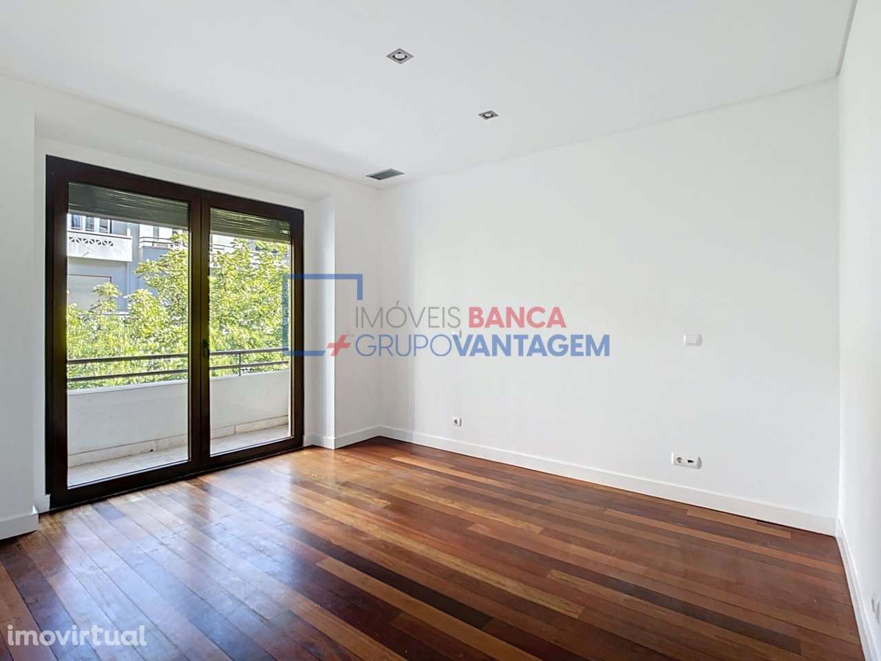 T4 AVENIDAS NOVAS - Grande imagem: 2/26