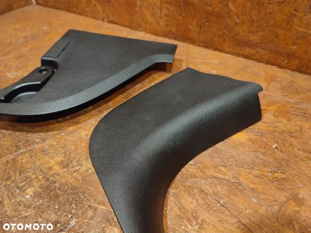 E90/ E91/ E92/ E93 ORYGINALNA TAPICERKA BOCZNA PRZESTRZENI PRZYPODŁOGOWEJ PRAWA/ LEWA O NR.  51 43 7 144 533/ 51 43 7 144 534 TZW. HOKEJ I RĄCZKA OWIERANIA MASKI W BARDZO DOBRYM STANIE. - 5