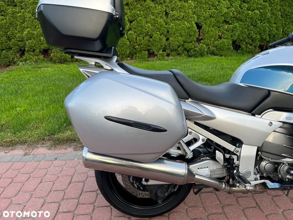 Yamaha FJR - 16