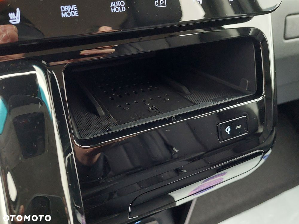 Hyundai Staria 1.6 T-GDI HEV Smart VIP - 19