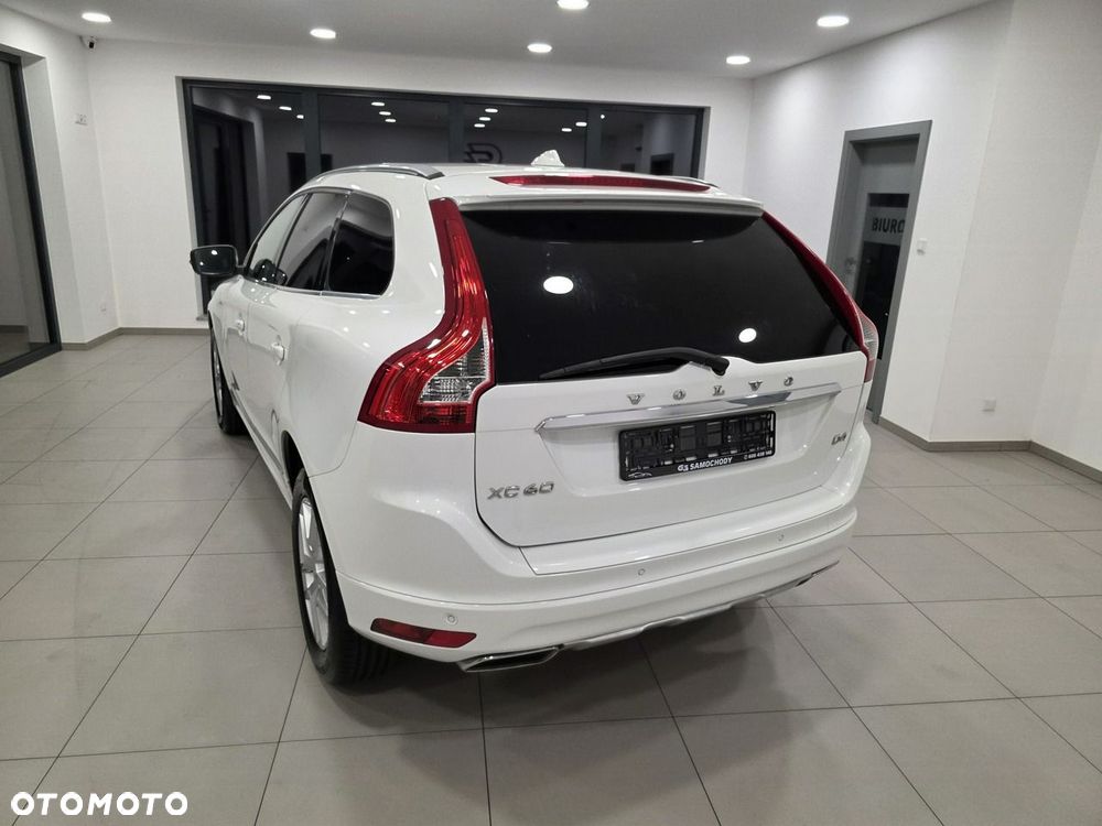 Volvo XC 60 D4 Momentum Pro - 5