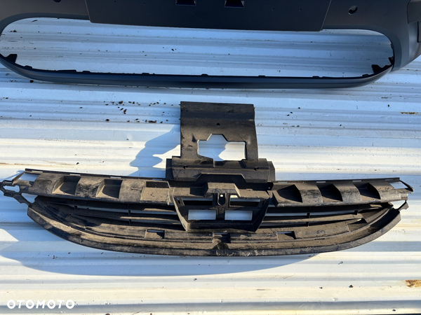 Atrapa grill Peugeot 607