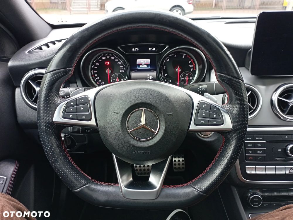 Mercedes-Benz GLA 220 4-Matic AMG Line - 15