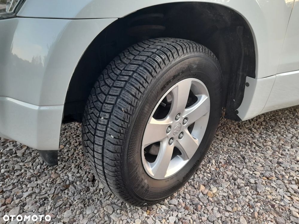 Suzuki Grand Vitara 1.6 Black&White - 24