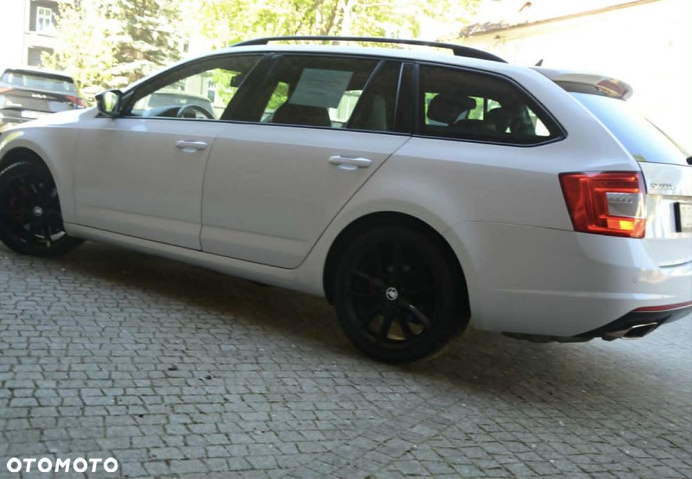 Skoda Octavia 2.0 TDI RS DSG - 3