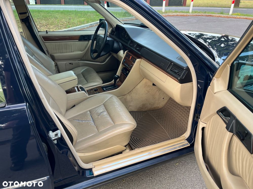 Mercedes-Benz W124 (1984-1993) - 12