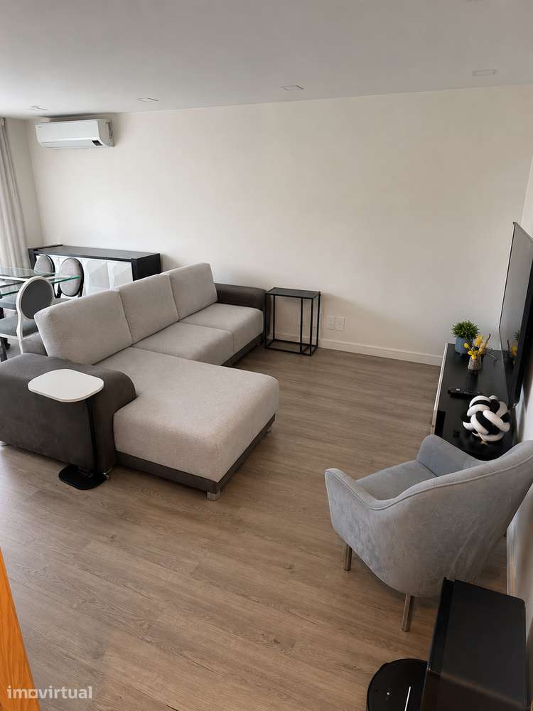 Apart. T3 Renovado | Suite + Closet | Ar Condicionado -  S.Vitor Braga - Grande imagem: 3/19