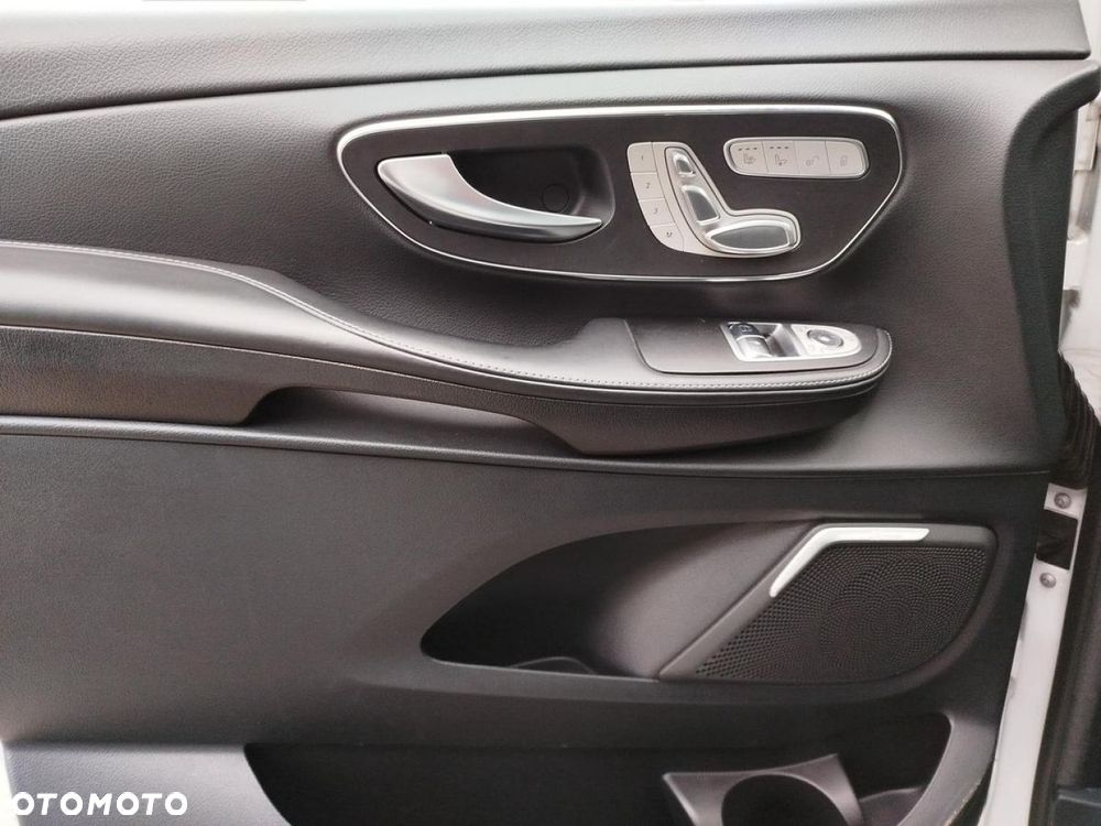 Mercedes-Benz Klasa V - 11