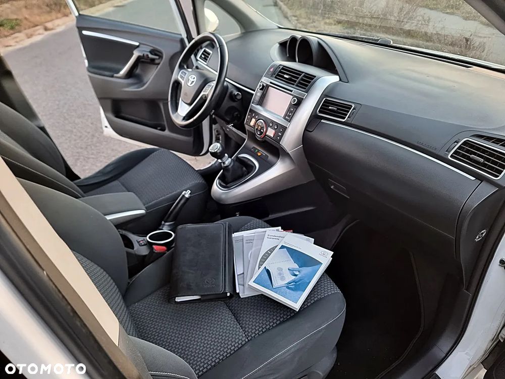 Toyota Verso 1.8 Edition - 19