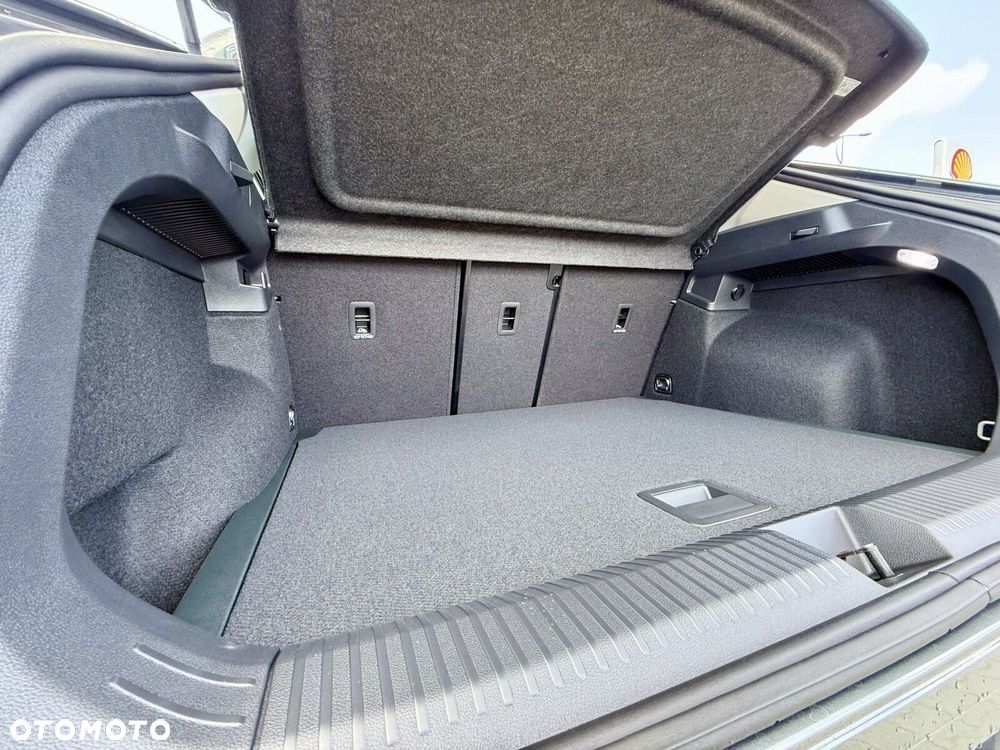 Volkswagen T-Roc 1.5 eTSI Life DSG - 26