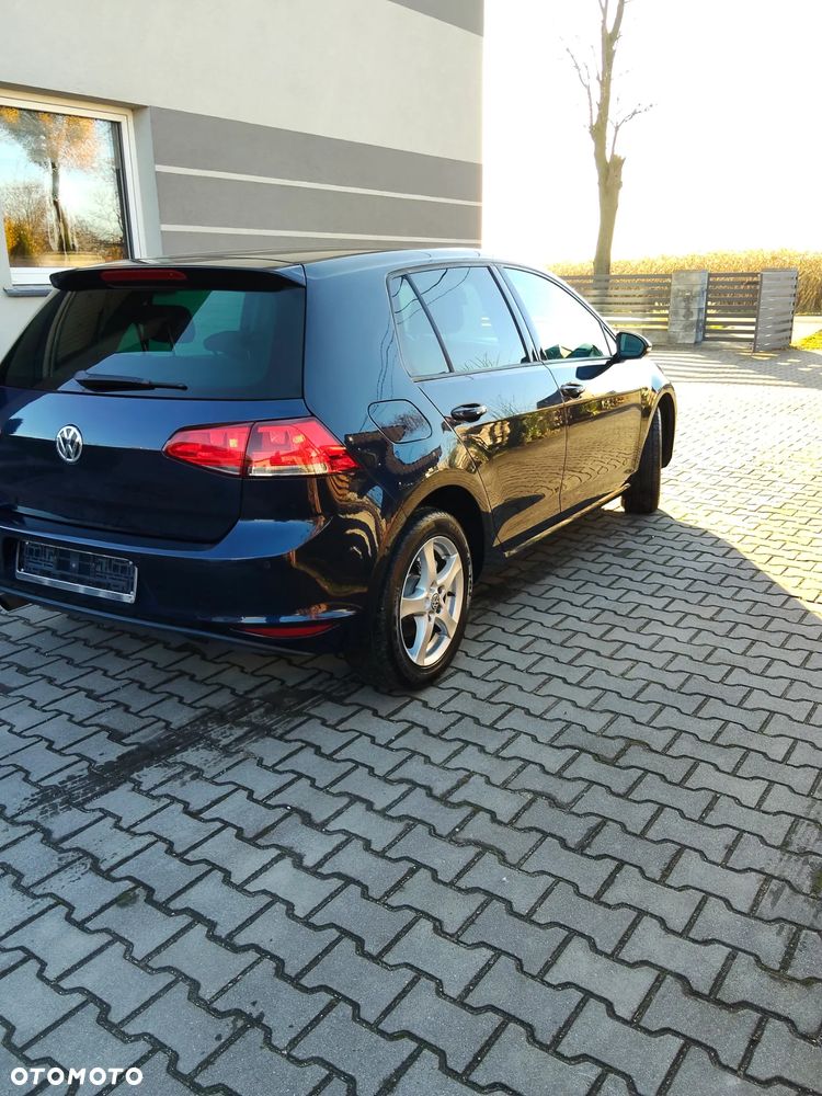 Volkswagen Golf - 2