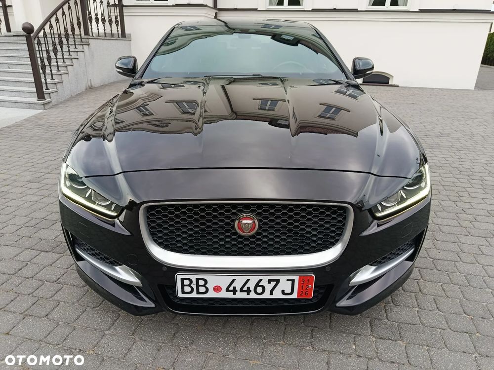 Jaguar XE D180 R-Dynamic S - 4