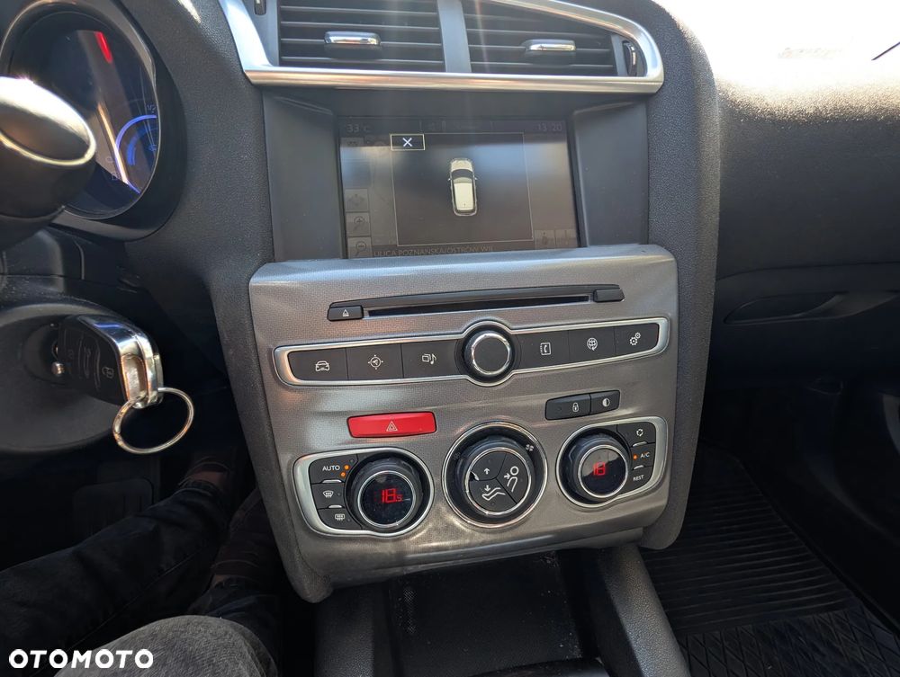 Citroën C4 HDi 90 Attraction - 33