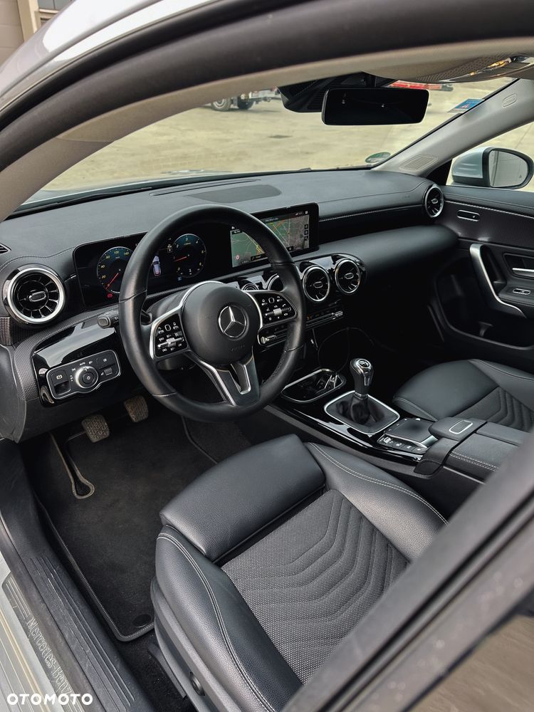 Mercedes-Benz CLA - 12