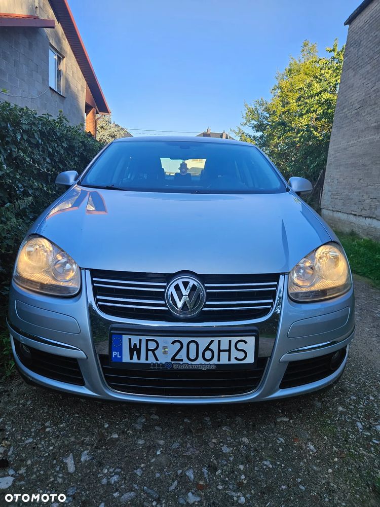 Volkswagen Jetta - 8