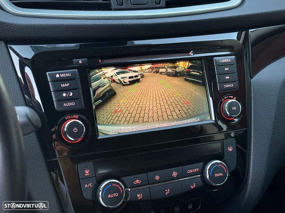 Nissan Qashqai 1.5 dCi N-Connecta J18 - 13