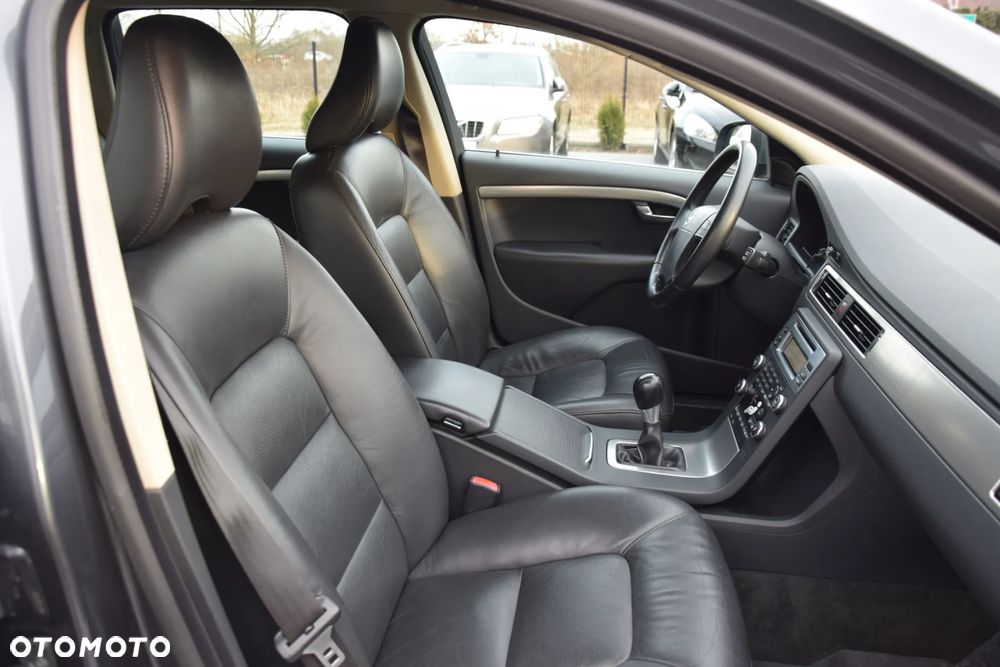 Volvo V70 2.5T Summum - 29