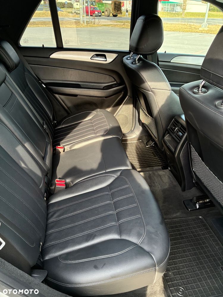 Mercedes-Benz GLE - 12