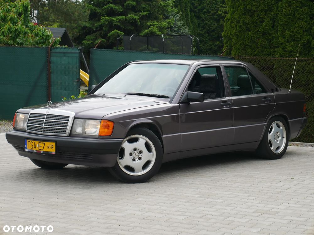 Mercedes-Benz W201 (190) - 4