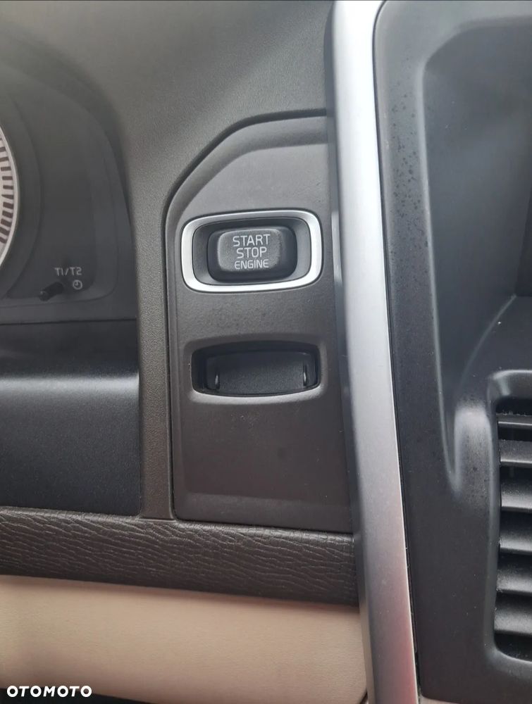 Volvo XC 60 2.4D AWD Momentum - 14