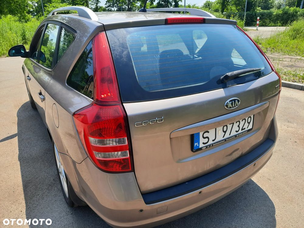 Kia Ceed 2.0 crdi Optimum + - 12