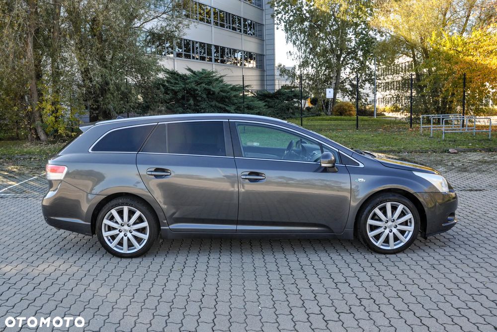 Toyota Avensis 2.2 D-CAT Premium - 5
