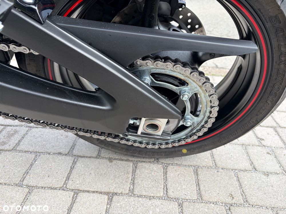 Yamaha FZ8 - 10