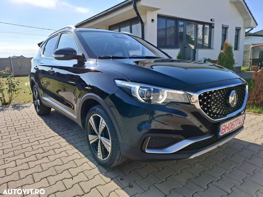 MG ZS EV Standard Luxury - 2