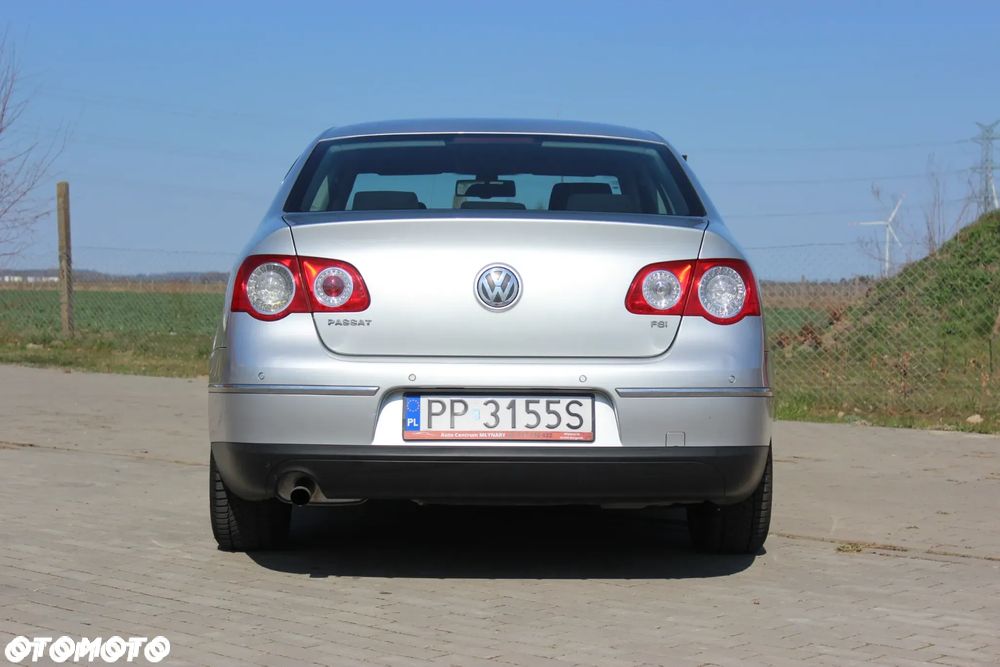 Volkswagen Passat 1.6 FSI Highline - 7