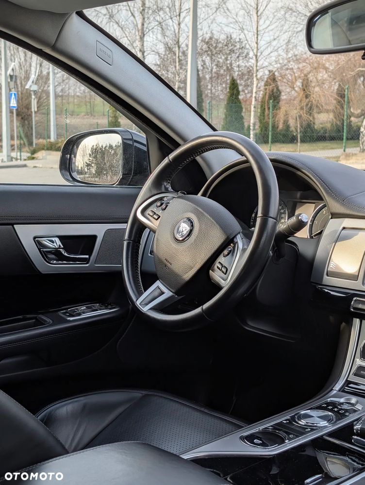 Jaguar XF 3.0 V6 D S Luxury - 17