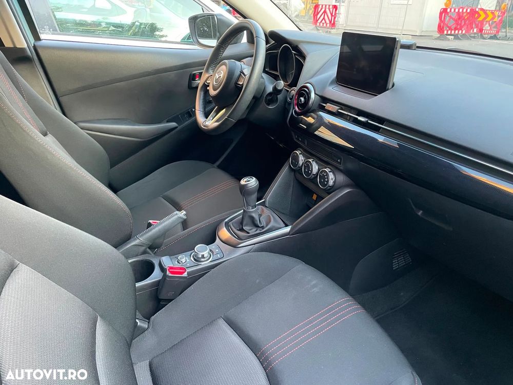 Mazda 2 Skyactiv G90 MHEV Homura - 10