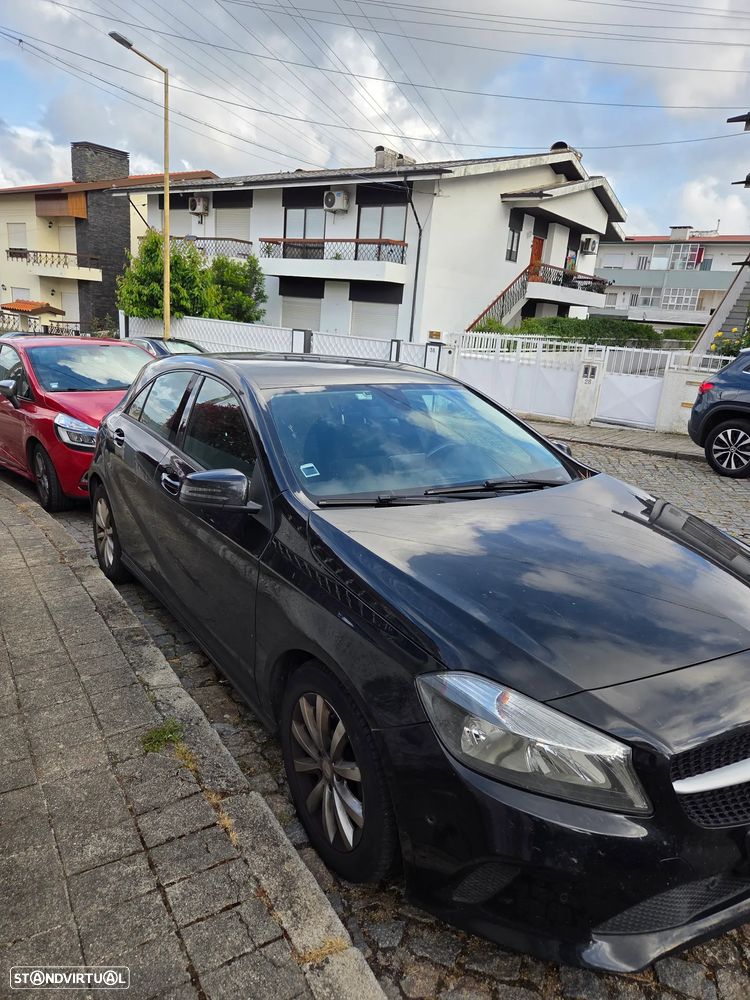 Mercedes-Benz A 180 CDI (BlueEFFICIENCY) Urban - 2