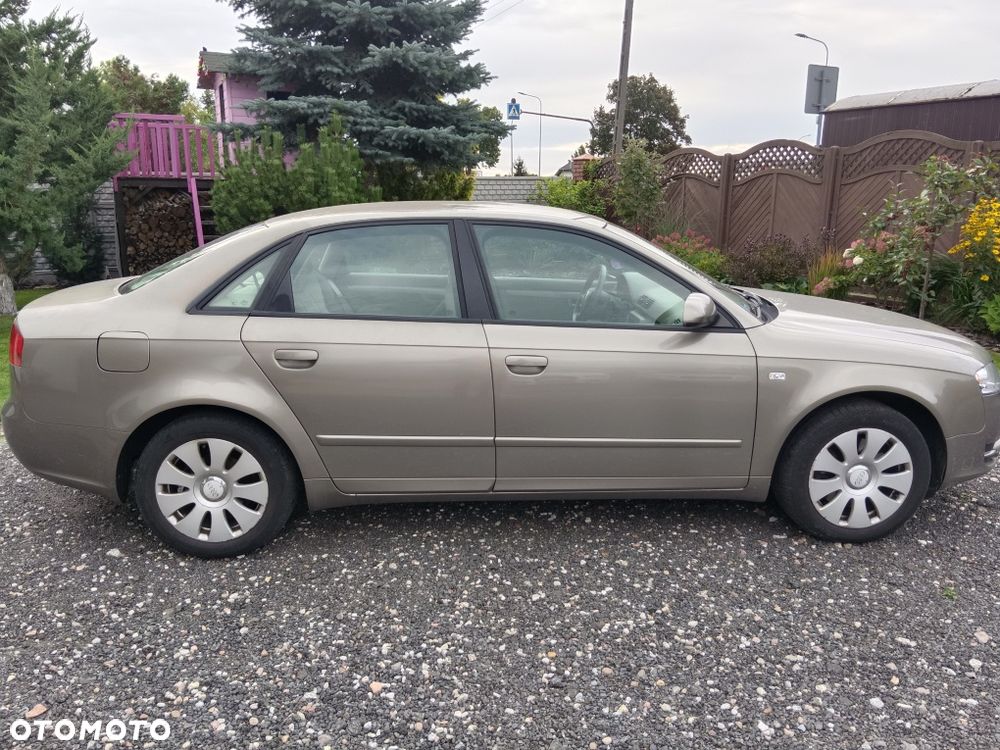 Audi A4 Limousine - 3