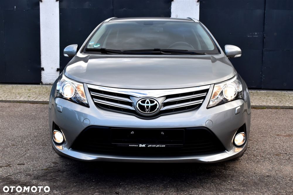 Toyota Avensis Touring Sports 1.8 Business Edition - 2