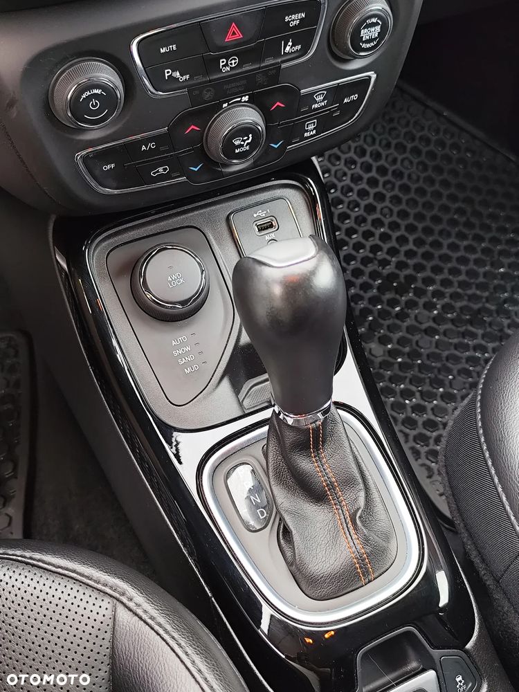 Jeep Compass 1.4 TMair Limited 4WD S&S - 25