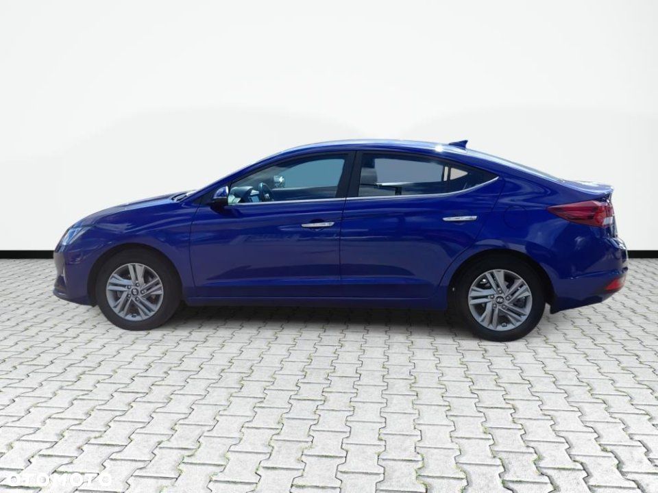 Hyundai Elantra - 8