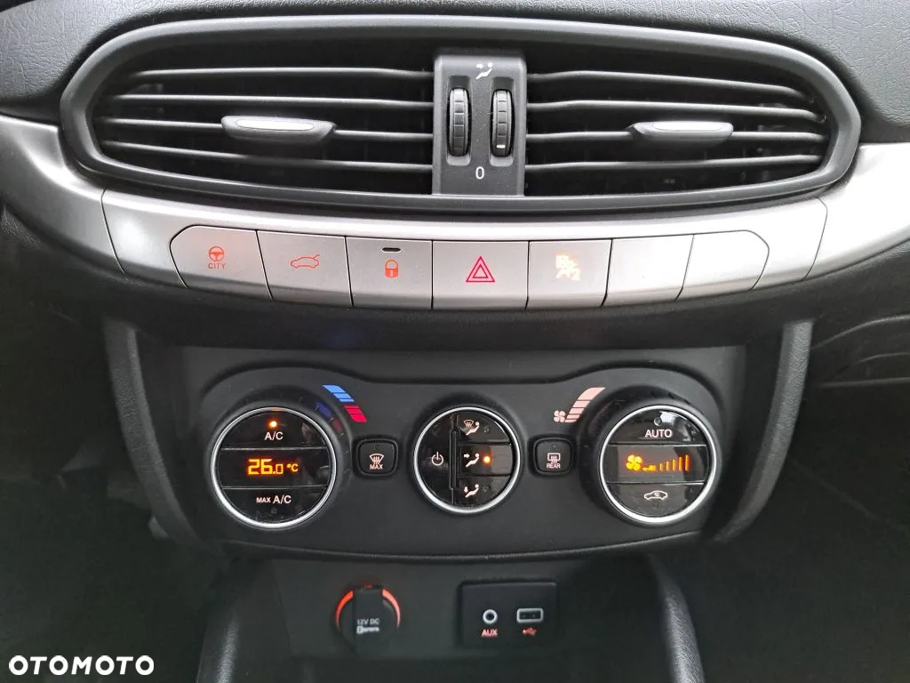 Fiat Tipo 1.6 MultiJet 16v Lounge - 15