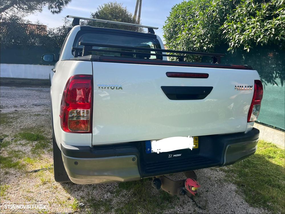 Toyota Hilux - 8