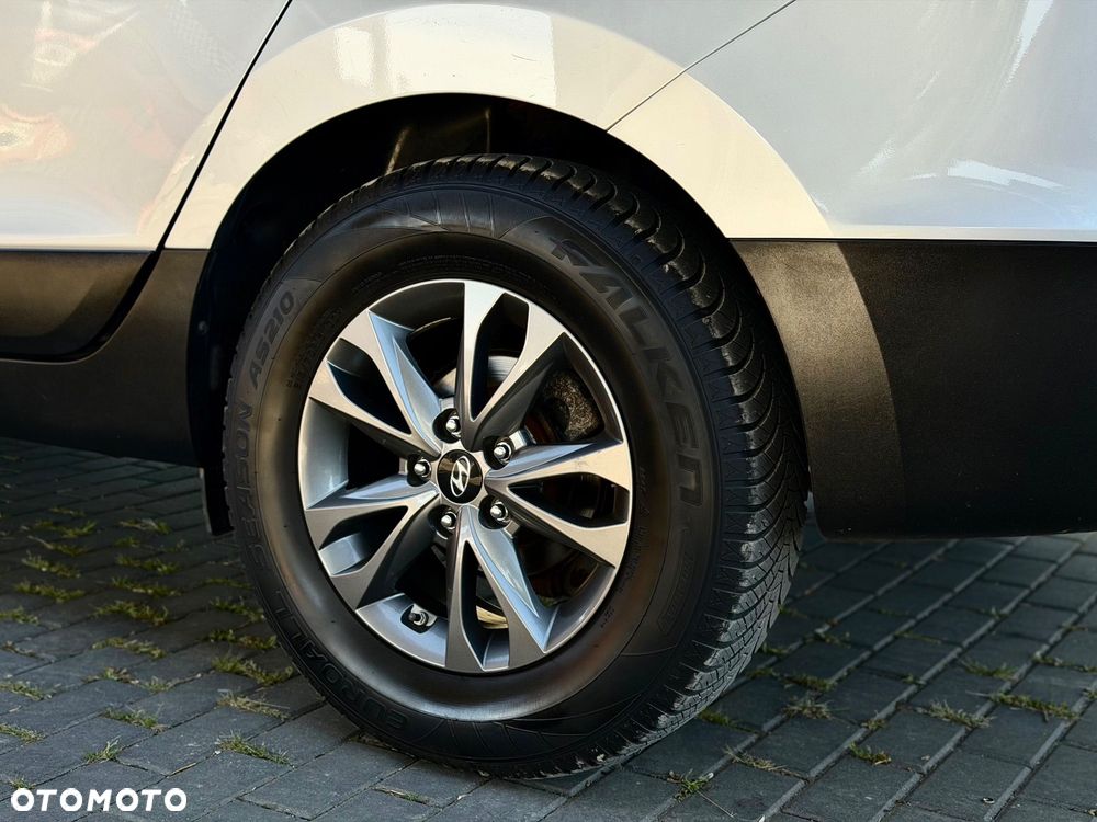 Hyundai ix35 1.6 2WD blue Trend - 12