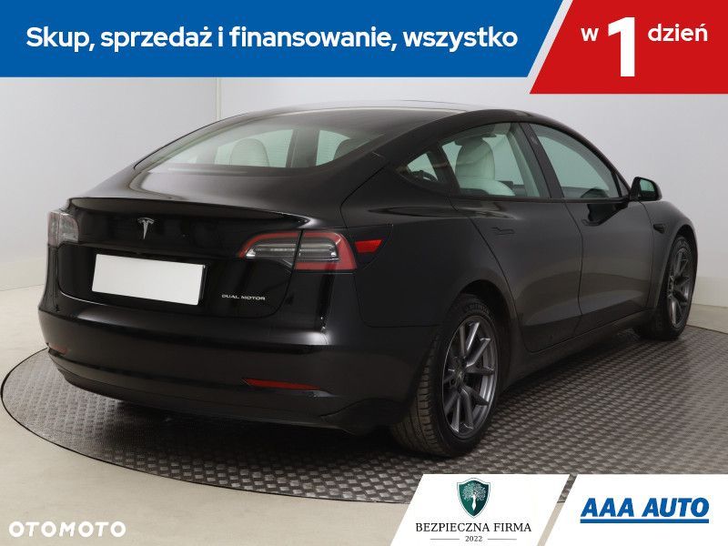 Tesla Model 3 - 7