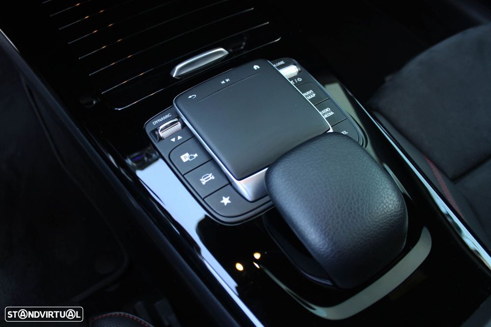 Mercedes-Benz A 250 e 8G-DCT AMG Line - 33