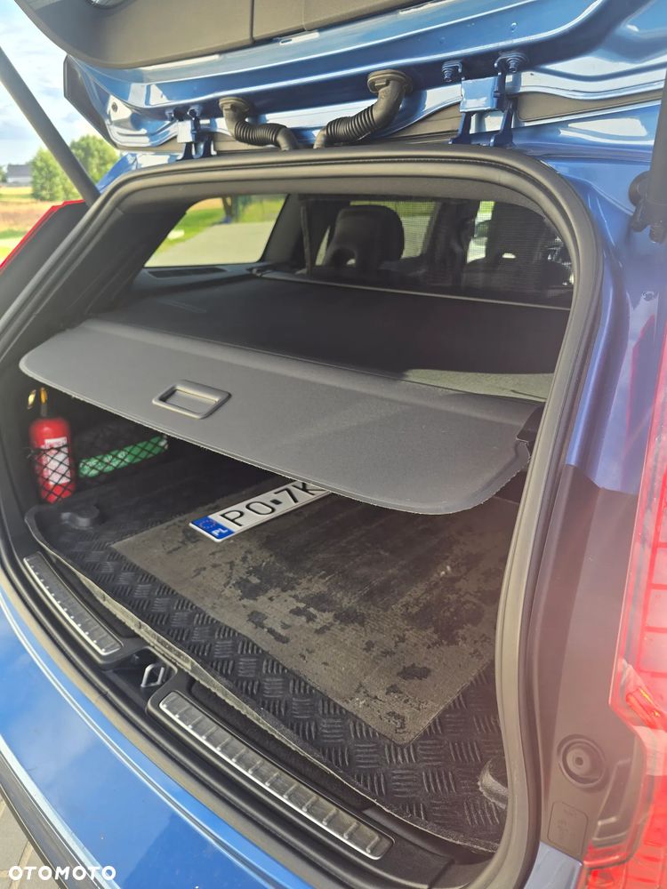 Volvo V60 B5 B AWD R-Design - 11