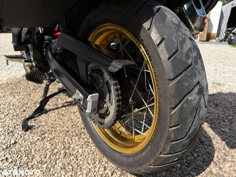 Suzuki V-STROM - 10
